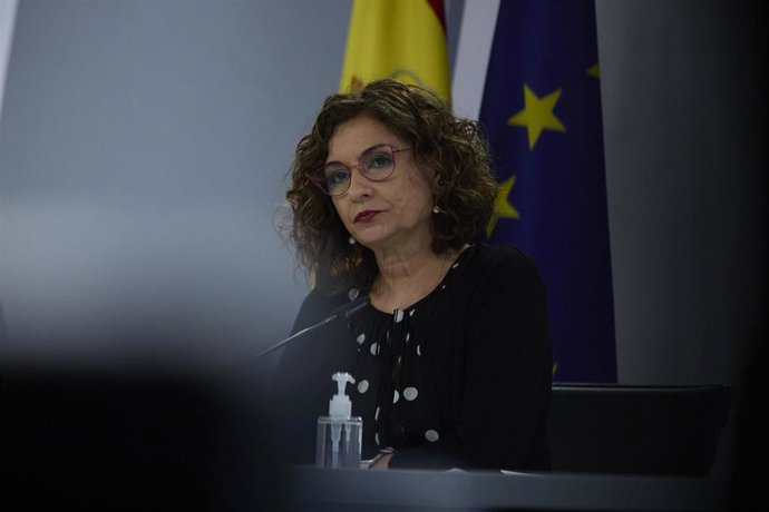 La ministra portavoz y ministra de Hacienda, María Jesús Montero, durante una rueda de prensa, a 20 de abril de 2021, en el Palacio de la Moncloa, Madrid, (España). Durante la rueda de prensa han informado sobre las medidas aprobadas en la reunión del C