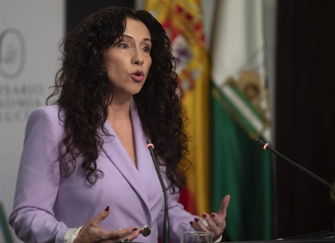 La consejera de Igualdad y Políticas Sociales, Rocío Ruiz, durante la rueda de prensa posterior al Consejo de Gobierno de la Junta de Andalucía en una foto de archivo.