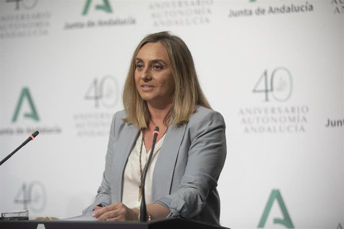 La consejera de Fomento, Marifrán Carazo , durante la rueda de prensa posterior a la reunión del consejo de Gobierno de la Junta de Andalucía. En Sevilla (Andalucía, España), a 20 de abril de 2021.