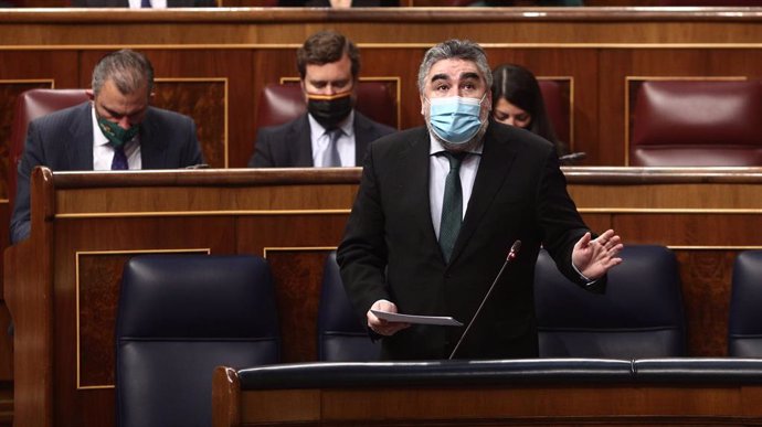 El ministro de Cultura y Deporte, José Manuel Rodríguez Uribes, interviene en una sesión de control al Gobierno 