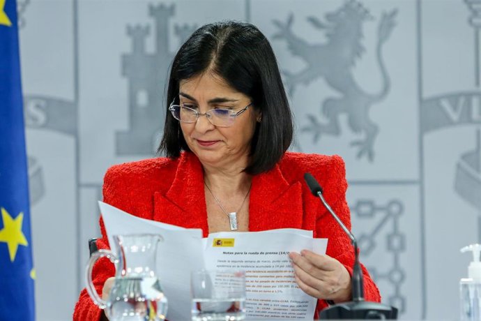 La ministra de Sanidad, Carolina Darias, durante una rueda de prensa tras la reunión del Consejo Interterritorial del Sistema Nacional de Salud, a 14 de abril de 2021, en Madrid (España). El Ministerio de Sanidad comunicó ayer a las comunidades autónoma