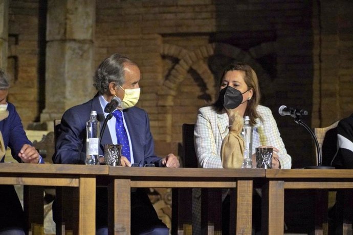 La consejera de Educación, Cultura y Deportes y el vicepresidente de Puy du Fou España presentan el concurso escolar Un viaje a través de la Historia.