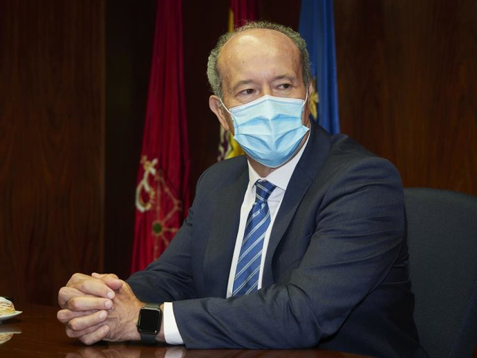 El ministro de Justicia, Juan Carlos Campo, durante una reunión con la Sala de Gobierno del Tribunal Superior de Justicia de Navarra (TSJN), a 21 de abril de 2021, en Pamplona, Navarra (España). Campo ha mantenido esta reunión un día después de afirmar 
