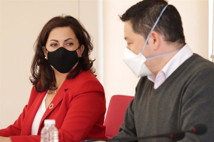 Reunión de la presidenta regional con el alcalde de Lardero