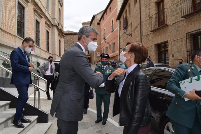 El presidente de la Diputación de Toledo, Álvaro Gutiérrez, se reúne con la directora de la Guardia Civil, María Gámez.