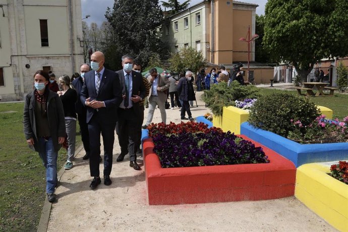 La ciudad de León estrena un nuevo espacio ajardinado en entorno de las instalaciones municipales deportivas CHF.