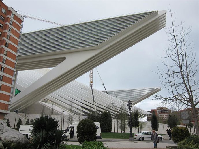 Archivo - Edificio Buenavista en Oviedo, de  Santiago Calatrava