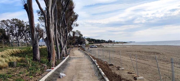 El Ayuntamiento de Estepona inicia la obra del tramo de corredor litoral en Guadalmansa, que unirá once kilómetros desde el centro