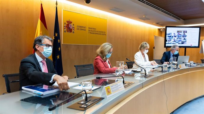 La vicepresidenta segunda y ministra de Asuntos Económicos y Transformación Digital, Nadia Calviño, preside este miércoles 21 de abril el el Consejo para la Transformación Digital junto a los secretarios de Estado del Ministerio.