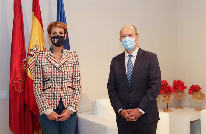 La presidenta del Gobierno de Navarra, María Chivite, y el ministro de Justicia, Juan Carlos Campo