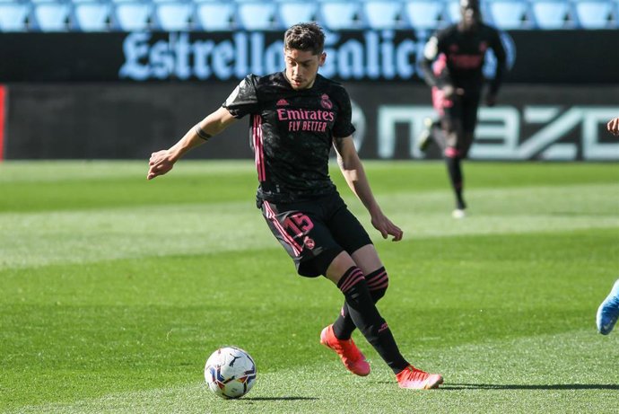 Archivo - Fede Valverde durante el partido entre el Celta y el Real Madrid de LaLiga Santander 2020-2021