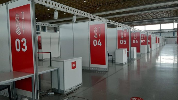 Punto de vacunación masiva en IFA de Elche