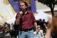 Iglesias denuncia ante la Fiscalía el cartel de Vox por su menaje "racista" y "xenófobo"