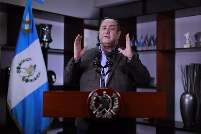Archivo - HANDOUT - 04 October 2020, Guatemala, ---: Alejandro Giammattei, President of Guatemala, delivers a video address. Giammattei announced that he has recovered from Covid-19, after experiencing mild symptoms for more than two weeks. Photo: ---/G