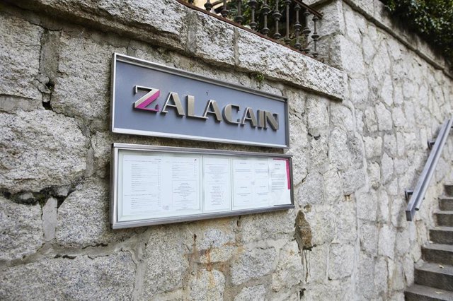 Archivo - Logo del restaurante Zalacaín días después de su cierre definitivo.