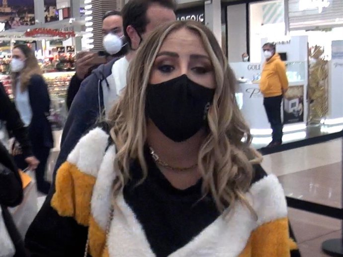 ROCÍO FLORES LLEGA A MÁLAGA A POCAS HORAS DE LA ESPERADA ENTREVISTA DE ROCÍO CARRASCO