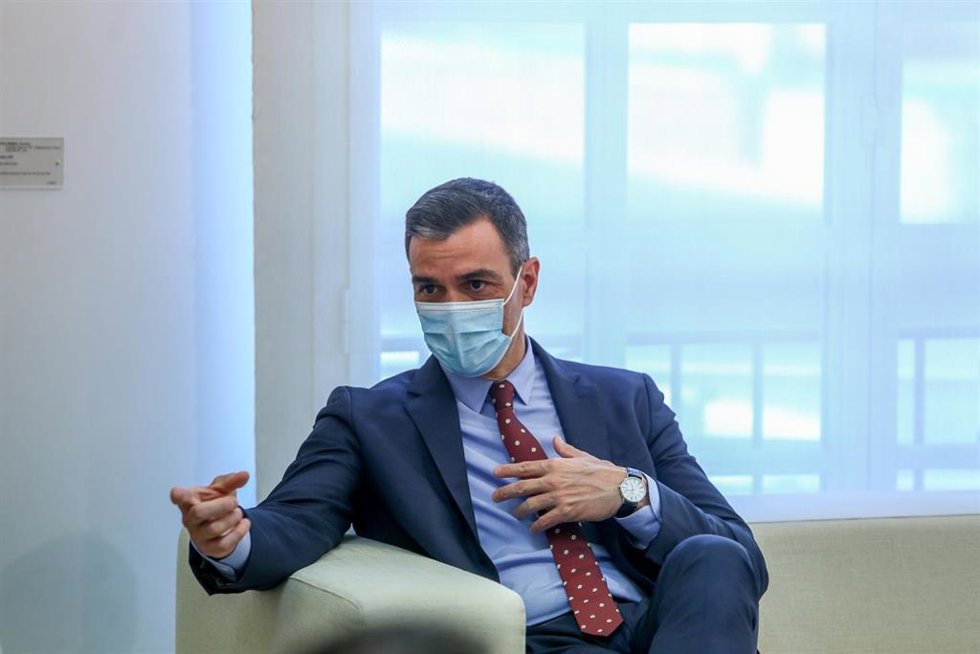El presidente del Gobierno, Pedro Sánchez durante su reunión con el presidente de la República de Guatemala, en el Complejo de la Moncloa, a 19 de abril de 2021 en Madrid (España).