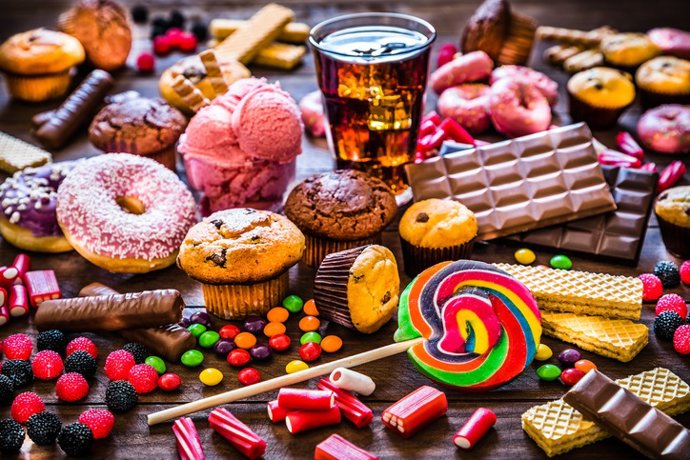 Archivo - Surtido de productos con alto nivel de azúcar.