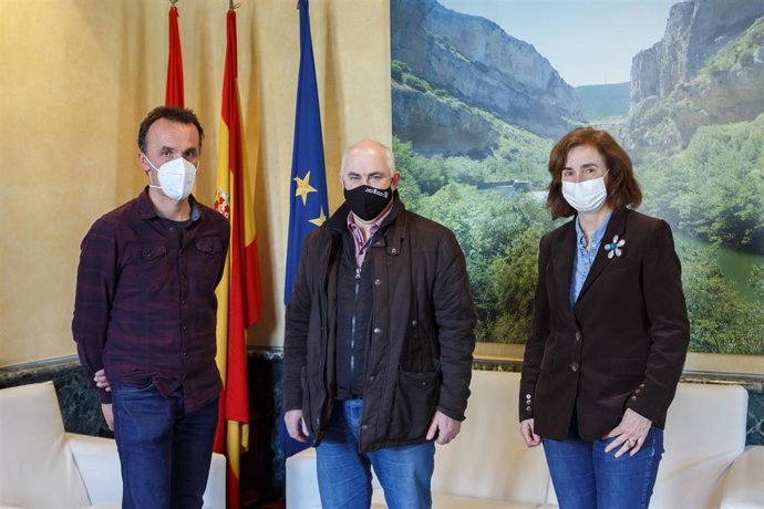 El Alcalde De Larraona, Tomás Andueza, El Vicepresidente José María Aierdi Y La Directora General De Ordenación Del Territorio Izaskun Abril.