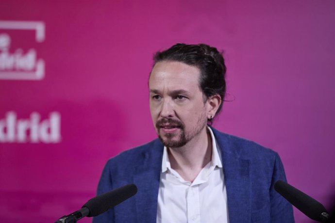 El candidato de Unidas Podemos a la Presidencia de la Comunidad de Madrid, Pablo Iglesias, interviene tras el primer debate electoral previo a los comicios a la Asamblea de Madrid, en Telemadrid, a 21 de abril de 2021, en Madrid (España). 