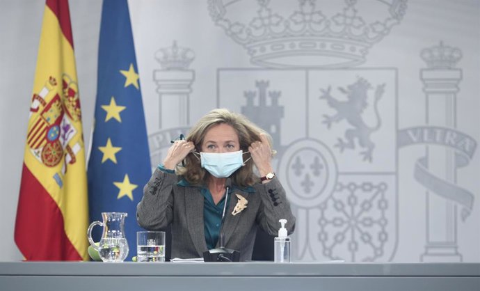 Archivo - El La vicepresidenta y Ministra de Asuntos Económicos y Digitalización, Nadia Calviño, comparece en rueda de prensa tras la constitución con los agentes sociales de la Mesa de Diálogo Social para la Recuperación, la Transformación y la Resilie