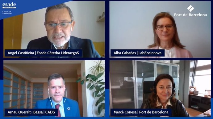 La presidenta del Puerto de Barcelona, Merc Conesa, abajo a la derecha