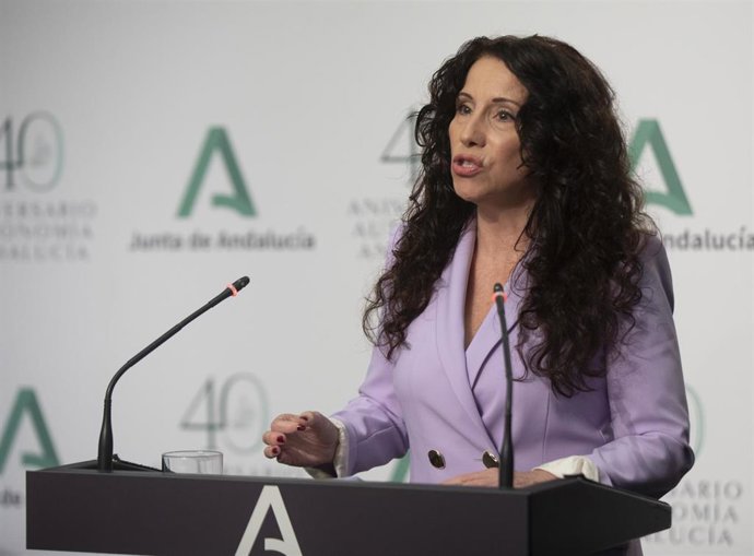 Imagen de archivo de la consejera de Igualdad y Políticas Sociales, Rocío Ruiz, durante la rueda de prensa posterior al Consejo de Gobierno de la Junta de Andalucía.