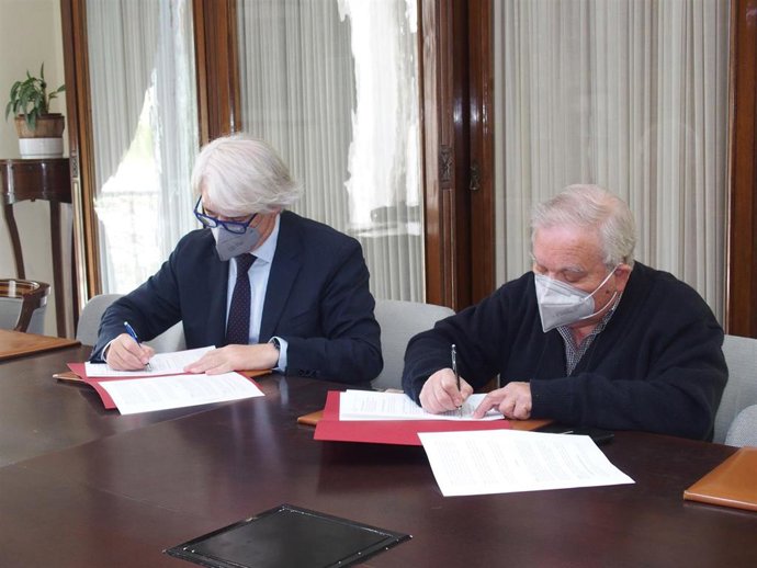 Salvador González, presidente del Colegio de Abogados (izquierda) y su homólogo de Amfremar, Fernando Gutiérrez.