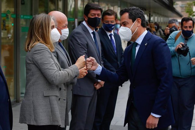 Juanma Moreno, visita las nuevas instalaciones del Hospital Materno Infantil Virgen de las Nieves de Granada