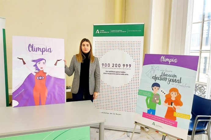 La asesora de programa del IAM en Sevilla, Marta Gómez, en la presentación del balance