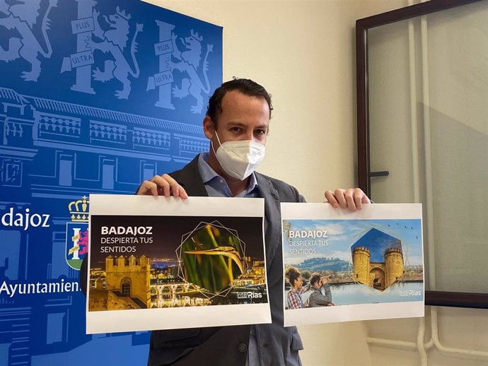El concejal de Turismo, Jaime Mejías, presenta los paquetes turísticos de Badajoz