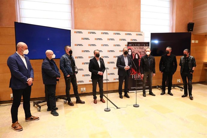 Felipe Faci y Sánchez Quero agradecen a Héroes del Silencio su labor como embajadores de la comunidad.