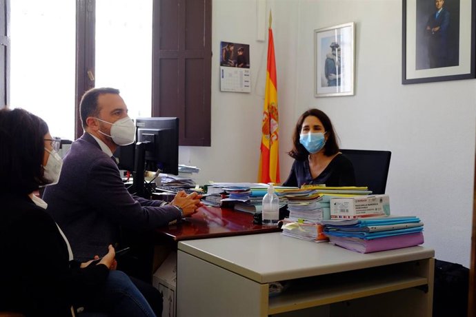 Visita de Javier Millán a la sede judicial de Marchena