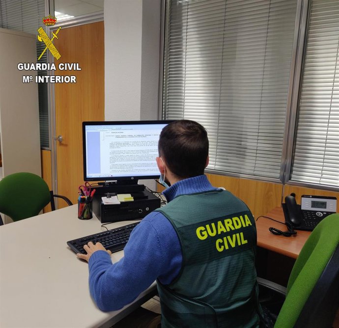 Guardia Civil en tarea de investigación