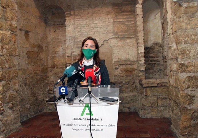 La delegada territorial de Cultura y Patrimonio Histórico de la Junta, Cristina Casanueva, en rueda de prensa.
