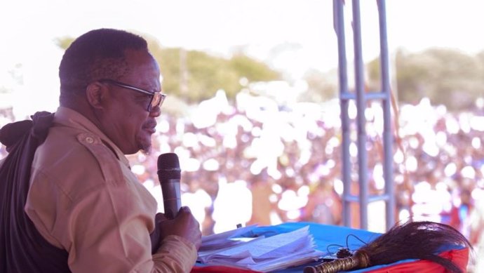 Archivo - El candidato opositor Tundu Lissu durante un acto de campaña en Tanzania