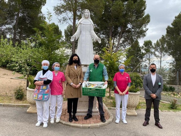 Entrega de Mercadona en HOgar San José en Cuenca
