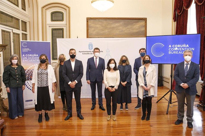 La alcaldesa de A Coruña, Inés Rey, preside la presentación de 'Convention Bureau'