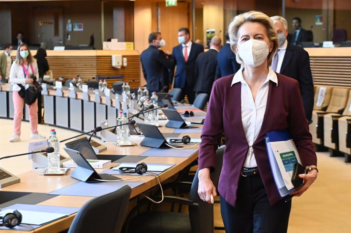 HANDOUT - 22 April 2021, Belgium, Brussels: European Commission President Ursula von der Leyen arrives for a commissioners meeting. Photo: Etienne Ansotte/European Commission/dpa - ATTENTION: editorial use only in connection with the latest coverage abo