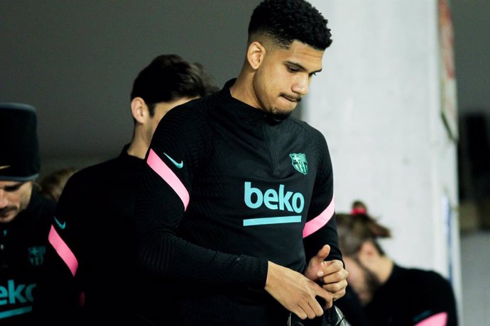 Archivo - Ronald Araujo of FC Barcelona before the spanish cup, Copa del Rey football match played between Rayo Vallecano and FC Barcelona at Vallecas stadium on January 28, 2021 in Madrid, Spain.