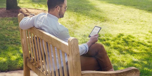 4. ¿Libro en papel o en digital? Más de la mitad de los lectores españoles lee indistintamente en los dos formatos