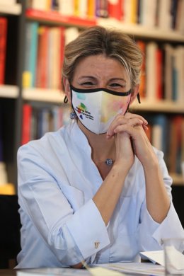 Yolanda Díaz acude a la presentación del libro Un haz de naciones