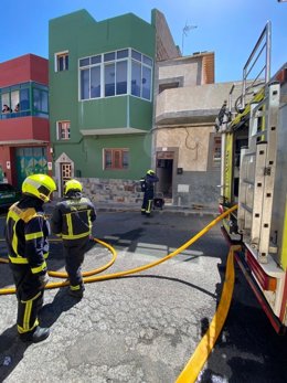 Efectivos de bomberos del Consorcio de Gran Canaria durante una actuación
