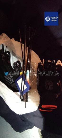 Policía Local de Murcia detiene a dos individuos por un presunto robo con intimidación en un supermercado