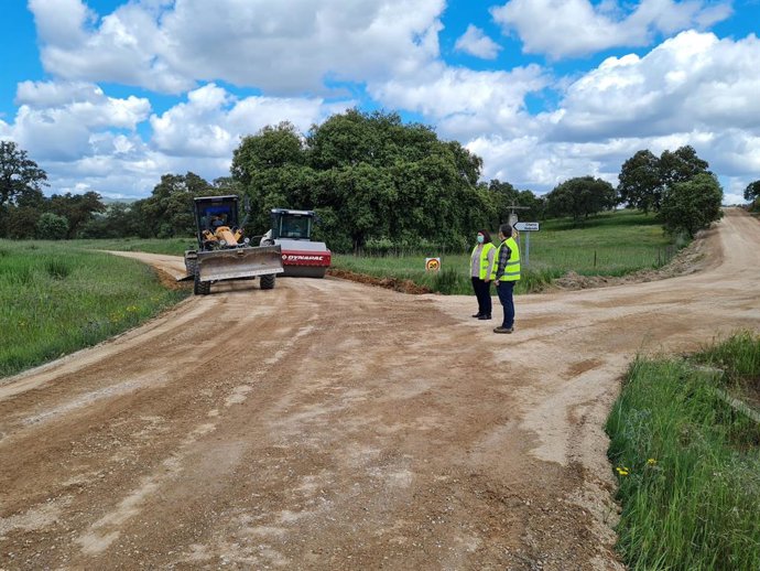 Visita a las actuaciones en los caminos