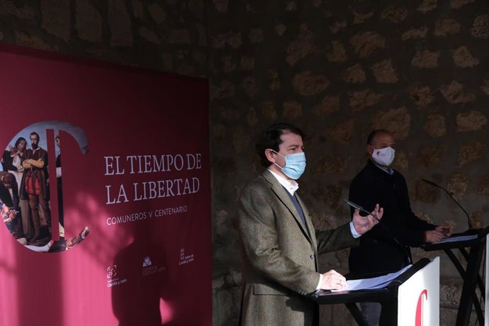 Fernández Mañueco (I) junto a Luis Fuentes (D).