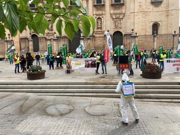 Protesta de los bomberos ante el Ayuntamiento
