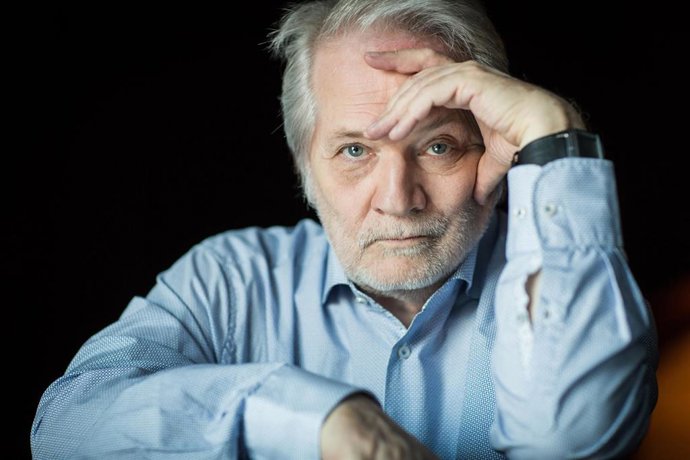 El compositor Peter Etvs