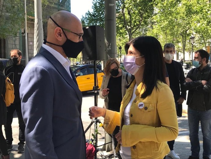 El exconseller Raül Romeva con la portavoz de ERC, Marta Vilalta