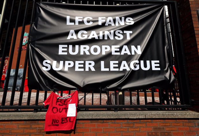 19 April 2021, United Kingdom, Liverpool: Banners are placed outside of Anfield, home of Liverpool FC, to protest against its decision to be included amongst the clubs attempting to form a new European Super League. Photo: Peter Byrne/PA Wire/dpa